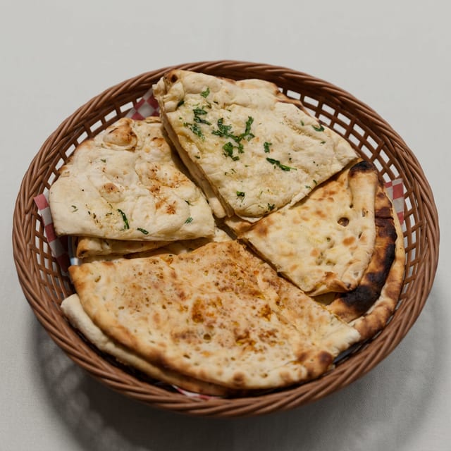 Naan Basket (Assortment of 4 type of Naans).